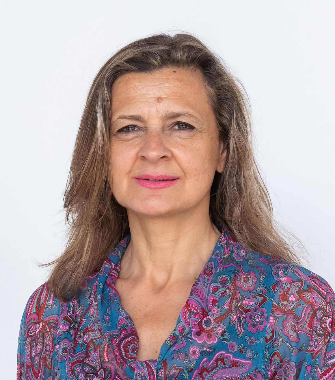 Dª. Carmen Martínez Perza.